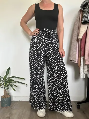 Combinaison pantalon noire à pois blancs – Taille 36 – Très bon état