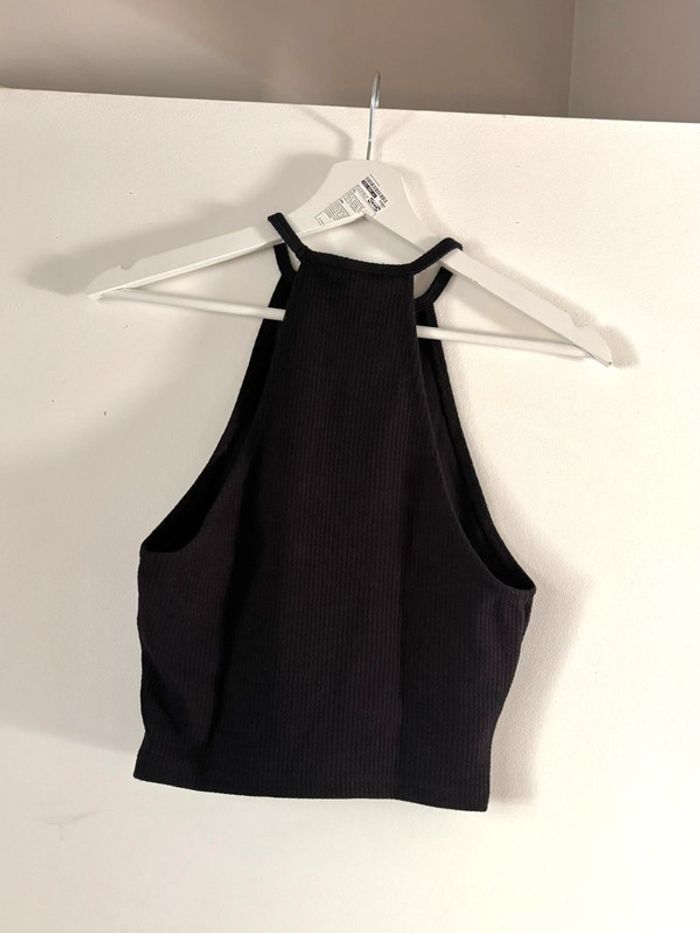 Crop top décolleté noir Bershka - photo numéro 4