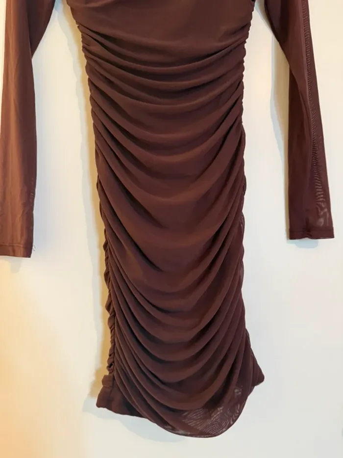 Robe moulante en très bon état marron taille XS Shein - photo numéro 3