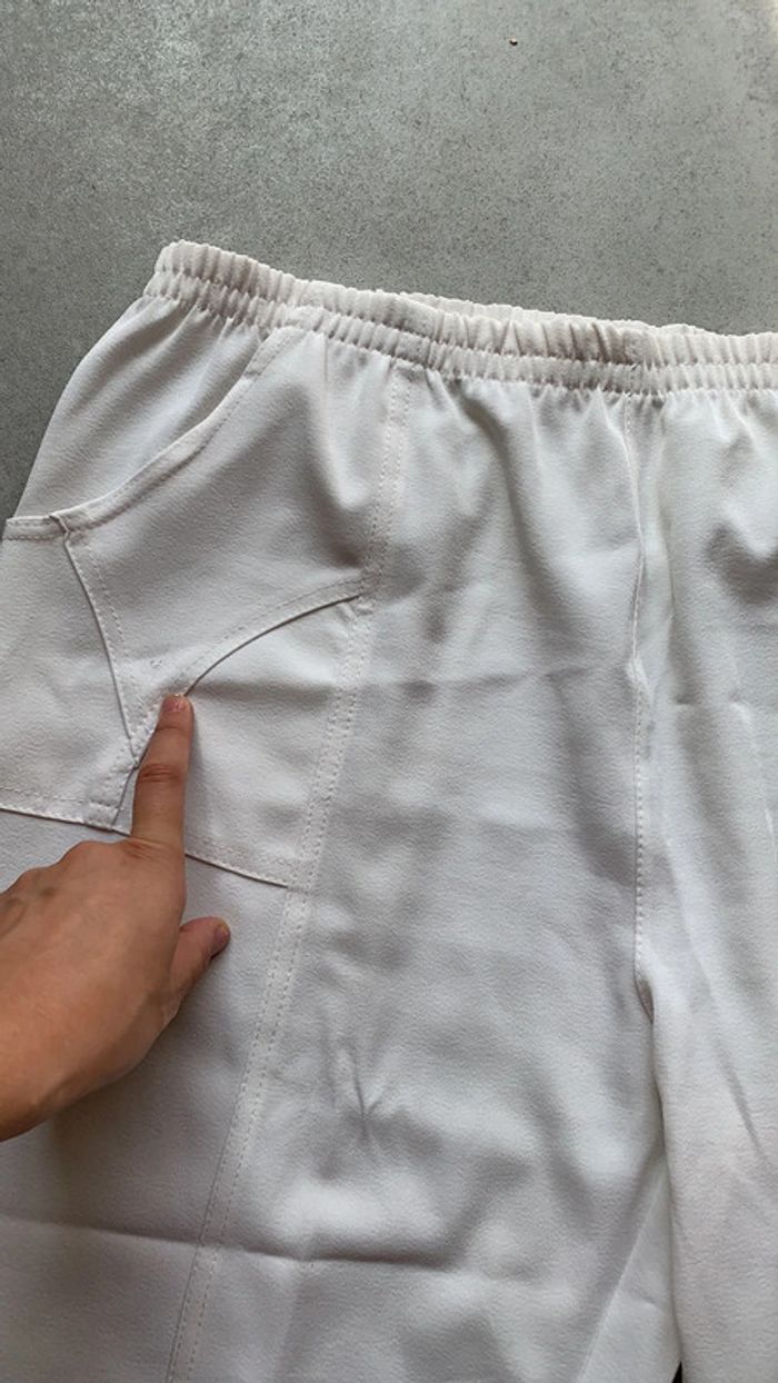 Pantalon court pantacourt évasé blanc taille 7 mais ajustable élastique en très bon état - photo numéro 6