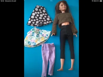 Vintage poupée et vêtements