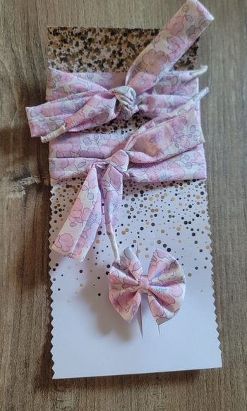 Lacets et petit noeud liberty