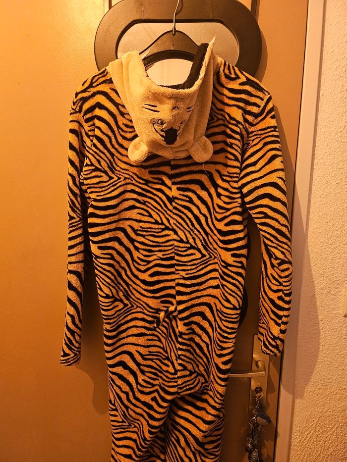 Pyjama combi tigre taille 16 ans - photo numéro 4