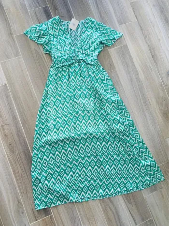 Belle robe longue doublée vert à motif T36/38