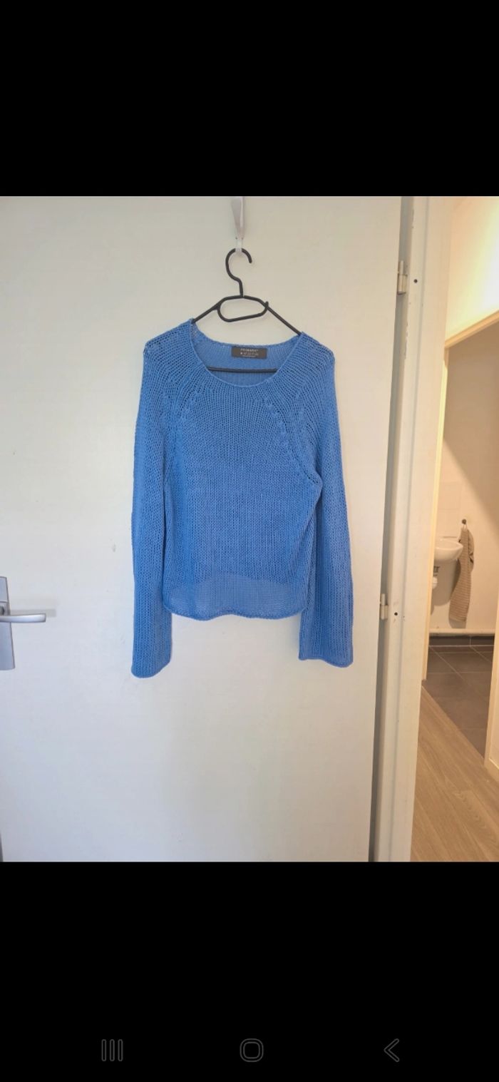 Pull bleu