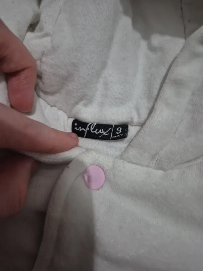 Combipilote blanc avec oreilles / chat 9mois - photo numéro 3