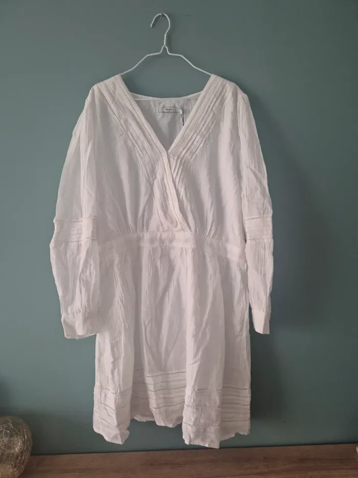 Robe blanche a longues manches pépé jeans taille 42