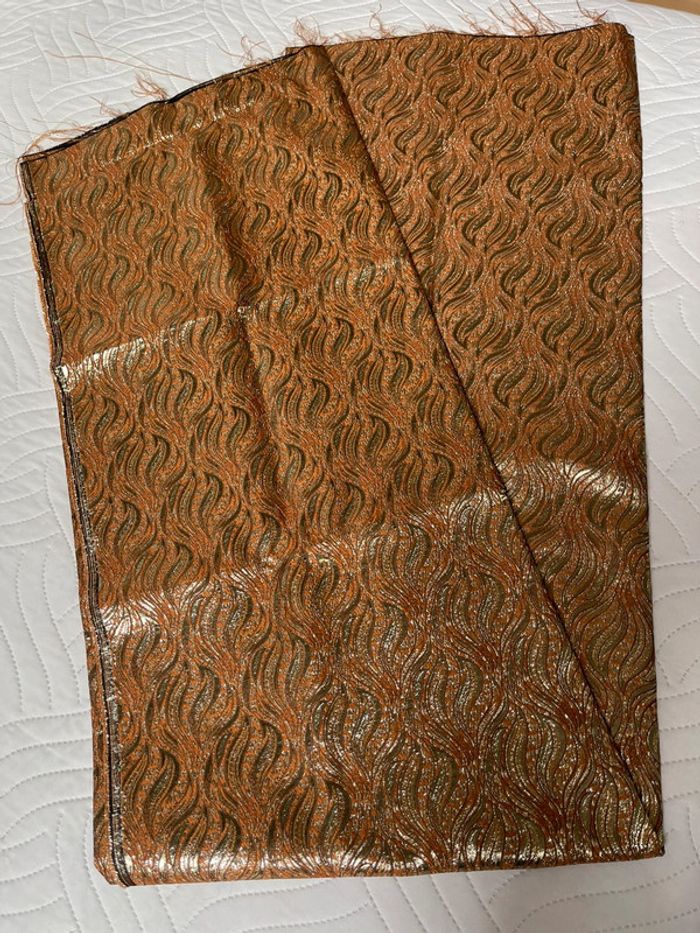 Tissu mordoré