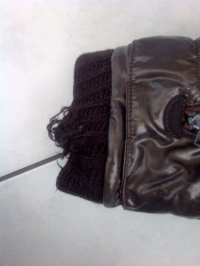 Lot de 4paires de chaussures t33(botte de neige,chaussons de gym baskets et chaussons) - photo numéro 6