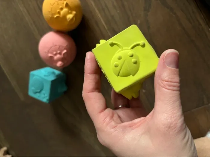 Lot de 4 jouets sensoriels Sophie la girafe tbe - photo numéro 4