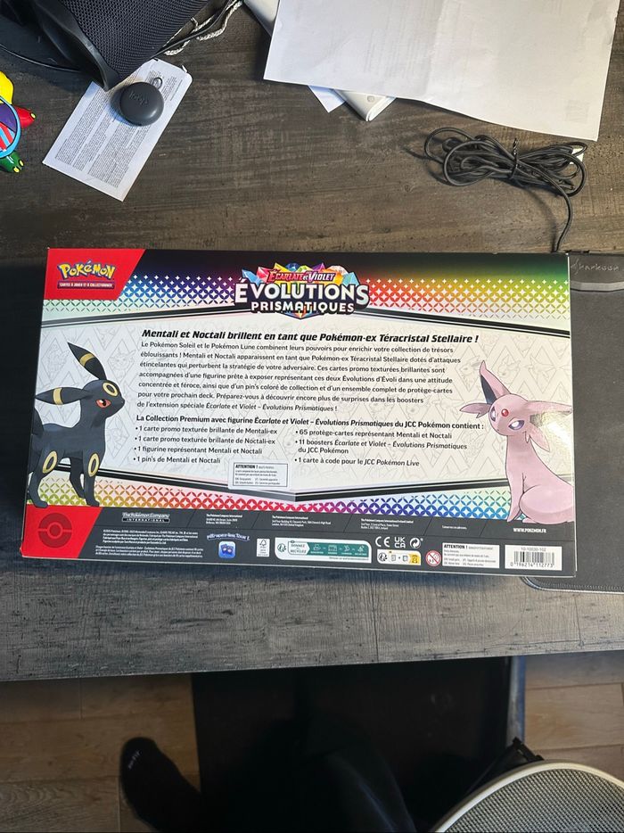 Coffret Pokémon collection premium avec figurines évolution prismatique ev8.5 - photo numéro 2