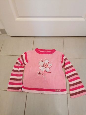 Pull très bon état taille 4 ans
