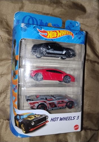 Lot 3 voitures hot wheels 
