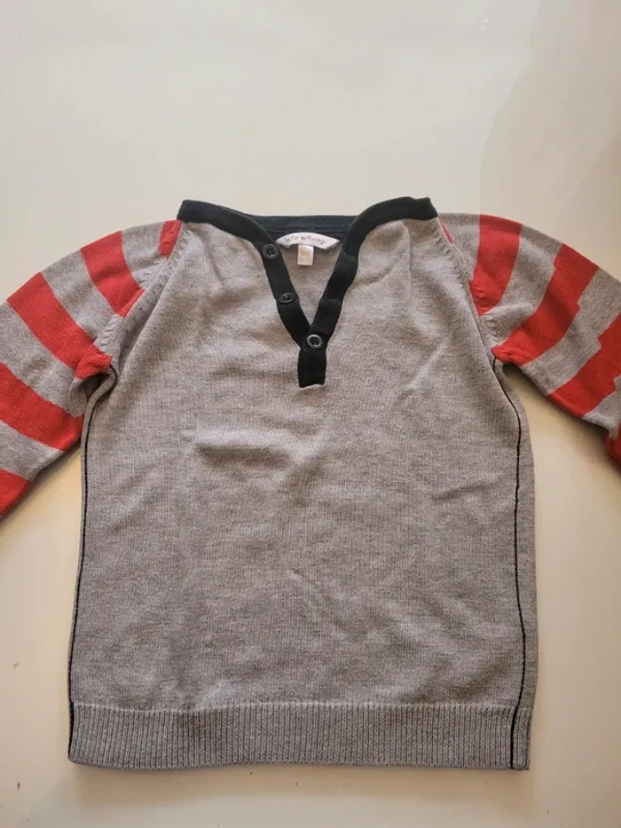Pull 18 mois Bon etat