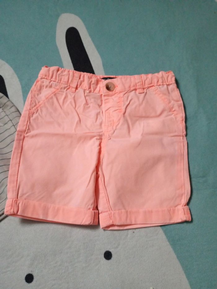 Lot 2 shorts neufs 18mois - photo numéro 2