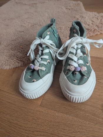 chaussures type Converse à fleur