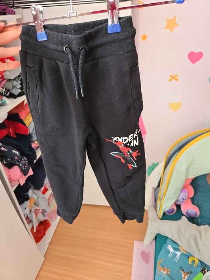 Jogging spiderman taille 3 an - photo numéro 3