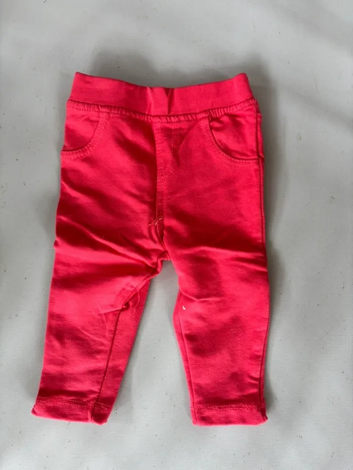Legging rose bébé