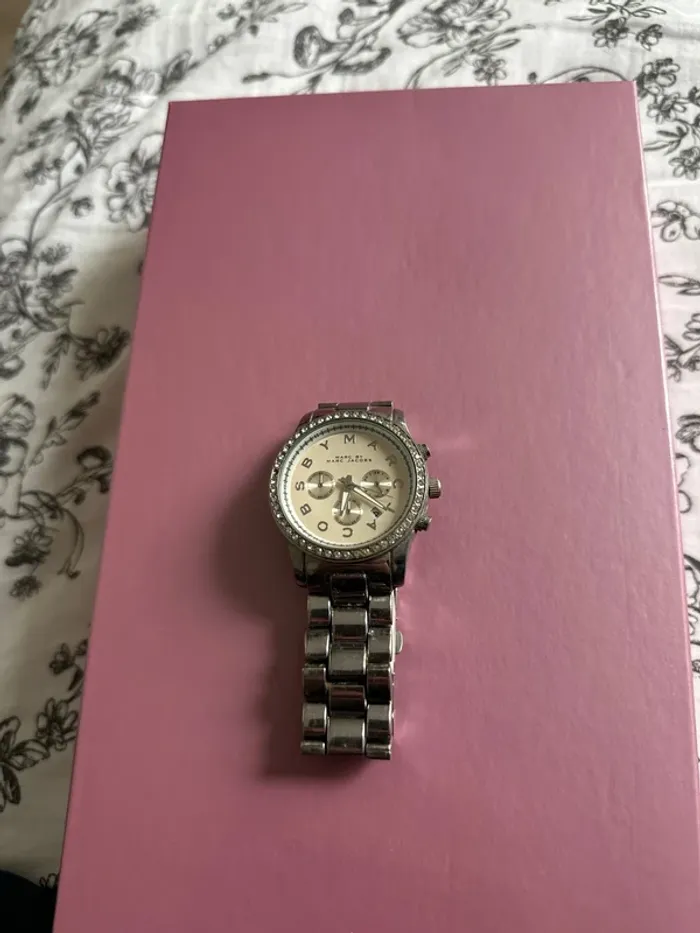 Montre argenté - photo numéro 2