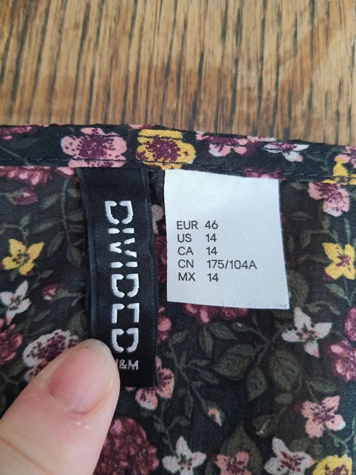 Jolie Blouse noir fleuries H&M eur 46 - photo numéro 14