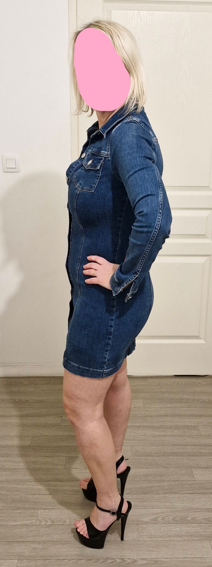 Mini robe denim jean avec boutons sur le devant - photo numéro 2