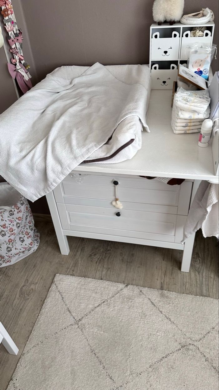 Table à langer + matelas + accessoires - photo numéro 3