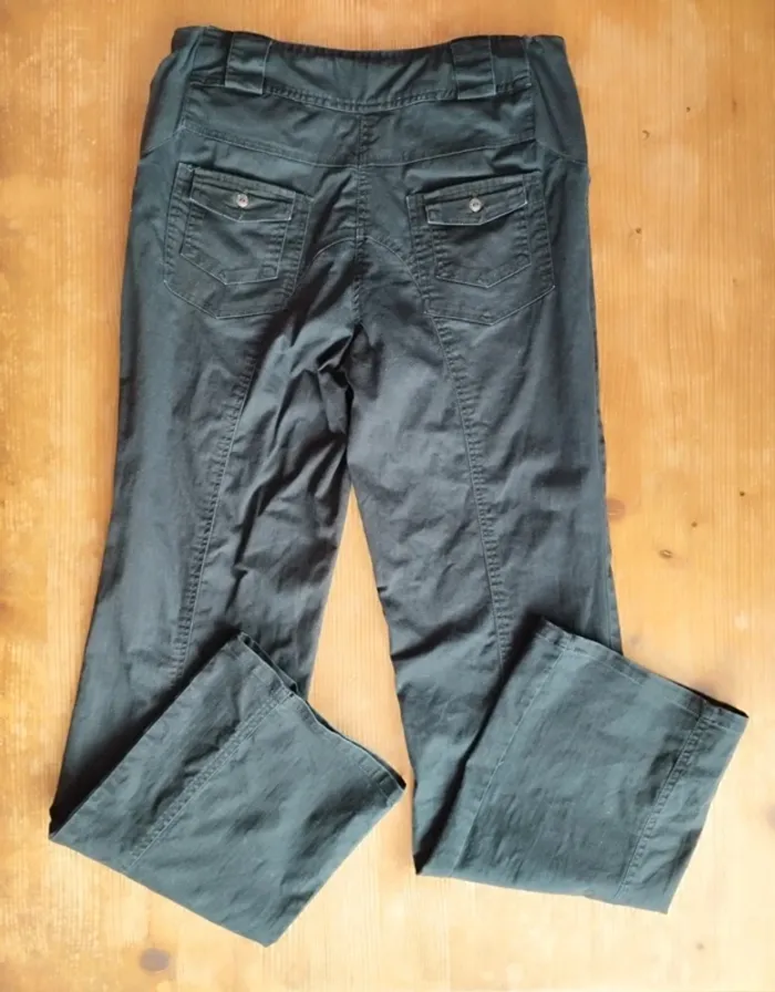 Pantalon cargo de grossesse noir – Kiabi Maman – Taille 38 (M) - photo numéro 2
