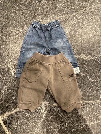 Lot de 2 pantalons bébé garçon bon état 1 -3 mois