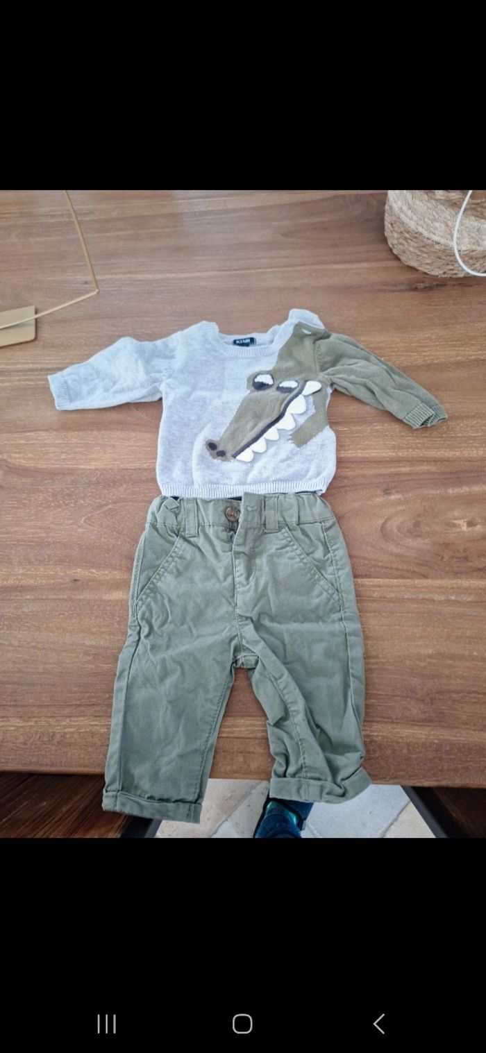 Ensemble pantalon + pull 1 mois
