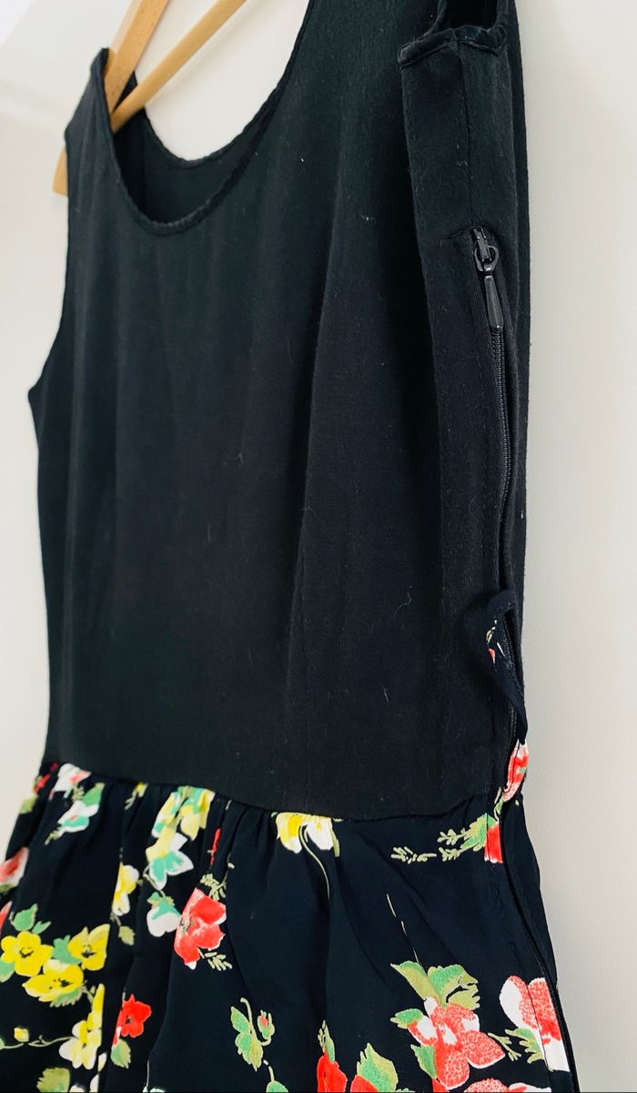 Robe noire à fleurs - photo numéro 3