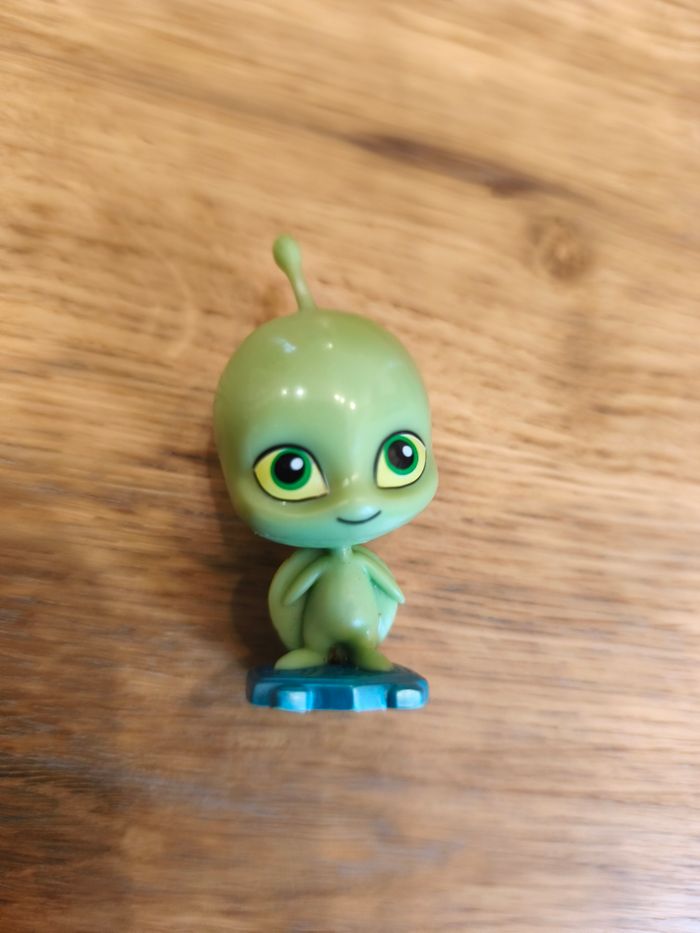 Boîte miraculeuse LadyBug Miraculous 
Kwami surprise WAYZZ - photo numéro 2