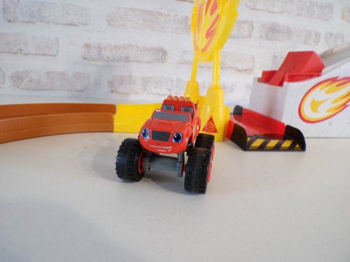 Lanceur  - Blaze et les Monstres Machines - photo numéro 8