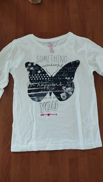 Tee shirt blanc motif papillon Gémo 8 ans