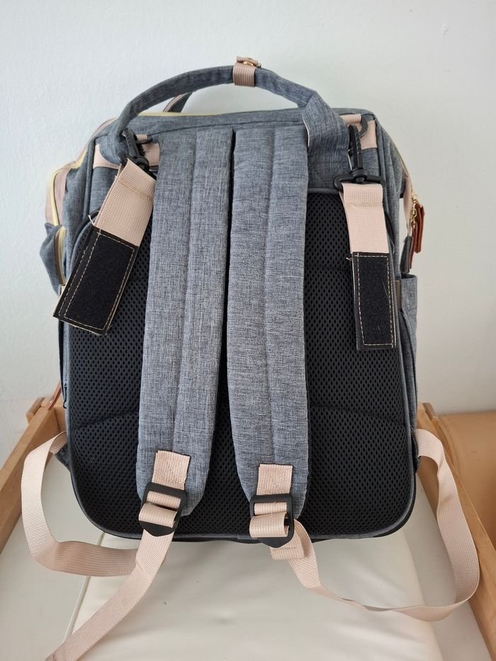!NEUF!Sac à langer multifonctions (lit, chauffe bibi, doseur, etc) - photo numéro 2