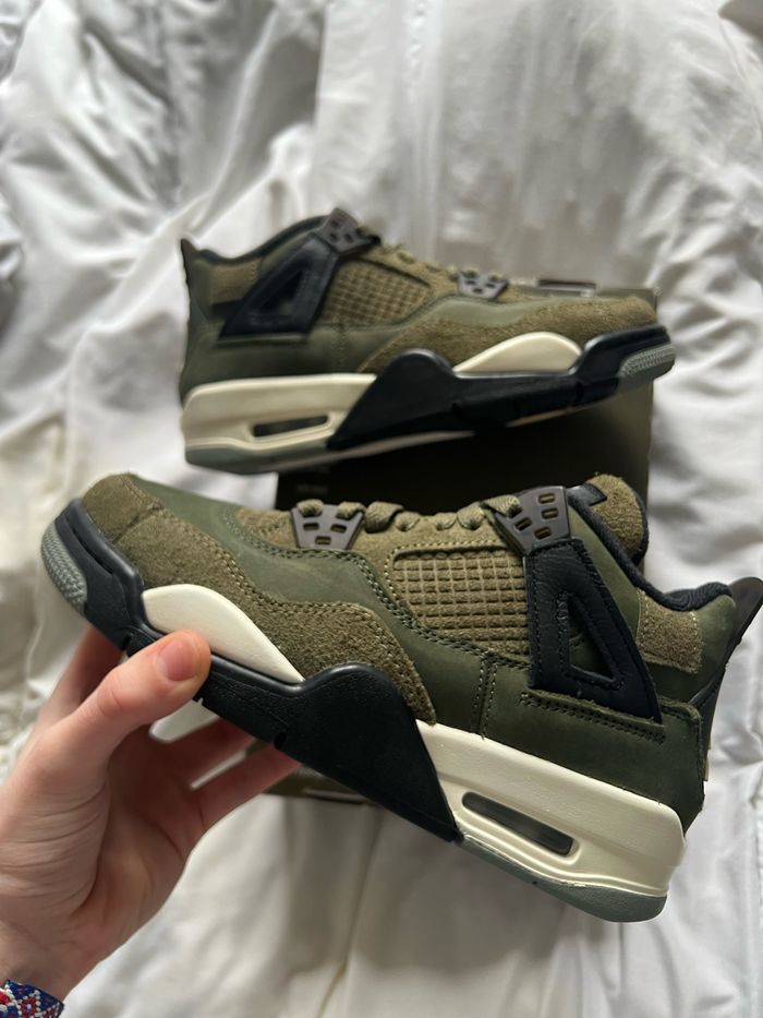 Jordan 4 olive