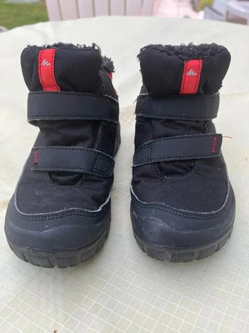 Chaussure quechua rouge et noir