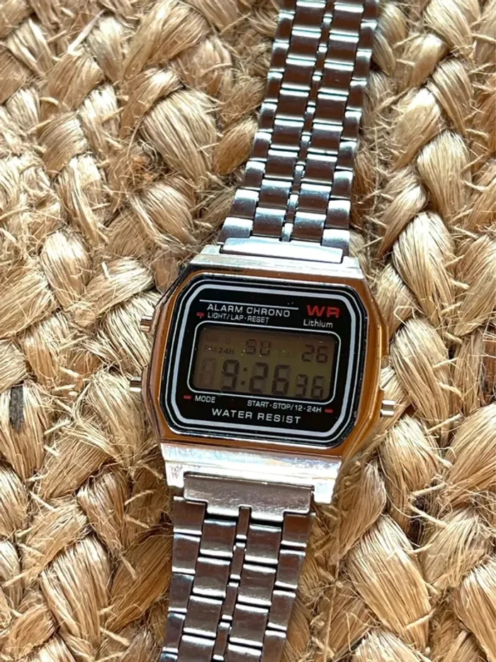 Montre Digitale en Acier Inoxydable Neuve avec Chronomètre - photo numéro 8