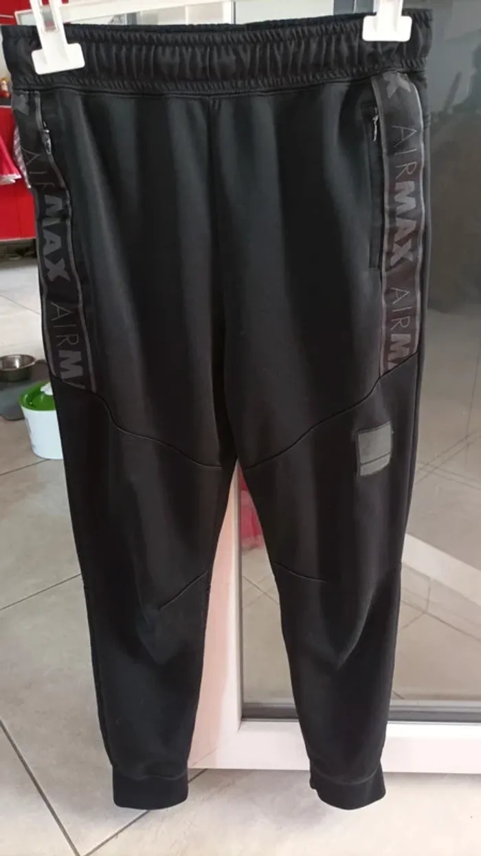 Pantalon Nike air max taille M enfant