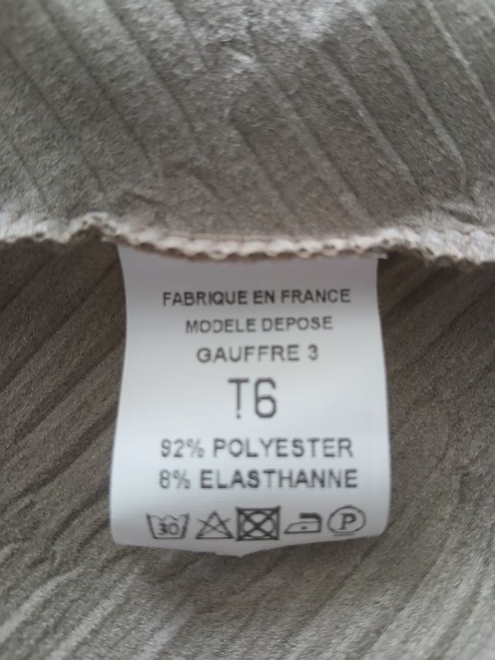 Ensemble veste + robe ONE O ONE
Taille 50
Porté 1 fois 
Robe col en V - manche courte
Veste manche 3/4 - photo numéro 9