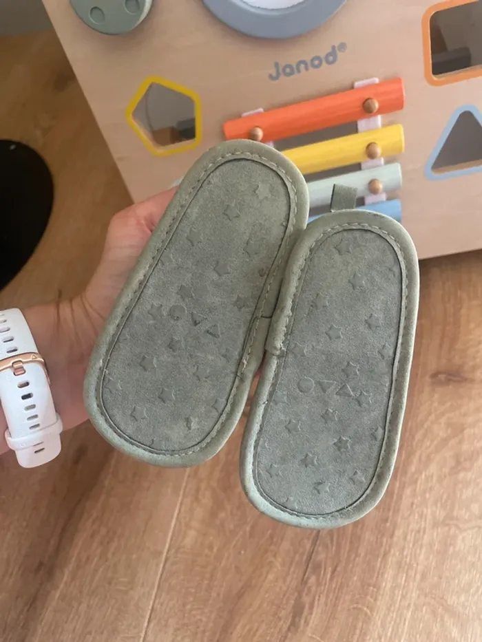 Sandales bébé vert kaki - neuves - photo numéro 4