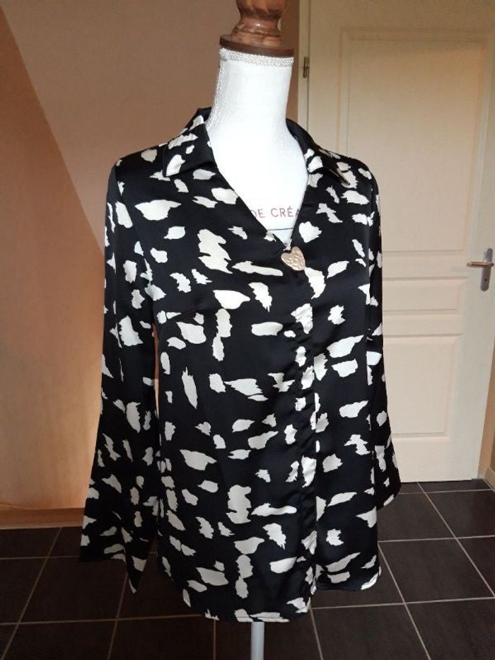 Chemisier satiné noir et blanc neuf L