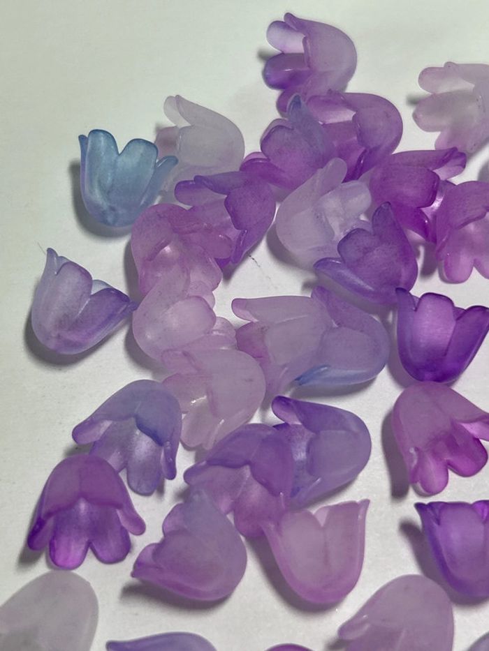 B16, 50 perles clochettes lilas/bleu 11mm - photo numéro 4