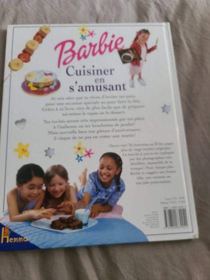 Livre barbie cuisinier en s'amusant - photo numéro 2
