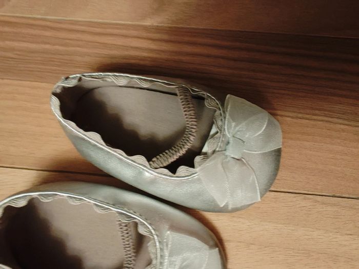 Très jolie paire de ballerines / Salomés/ babies - photo numéro 2