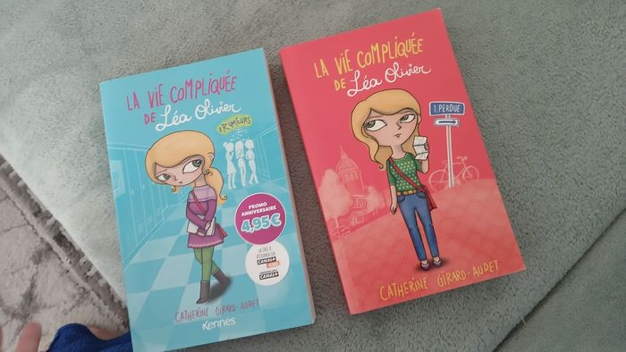 2 livres  la vie compliquée de Léa Olivier