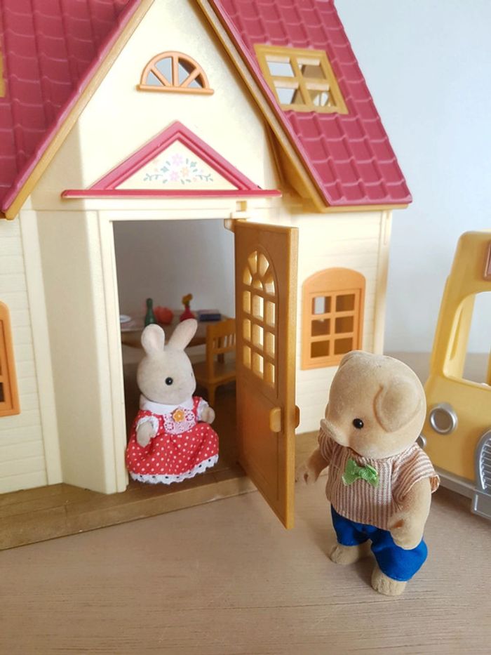 Sylvanian Families maison, famille et bus - photo numéro 16