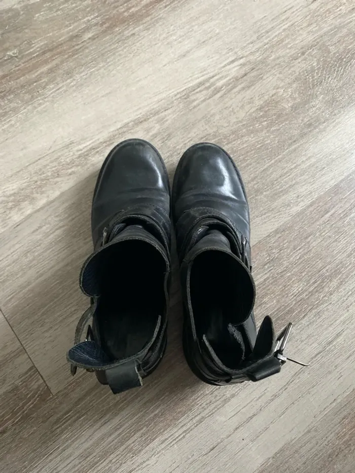 Boots en cuir à sangles noires - photo numéro 4