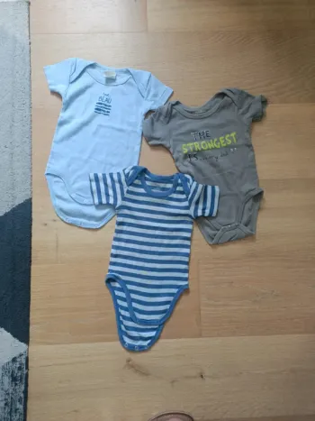 Lot body 6 mois
