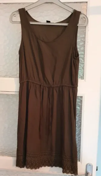 Robe Esmara vert kaki. Très légère