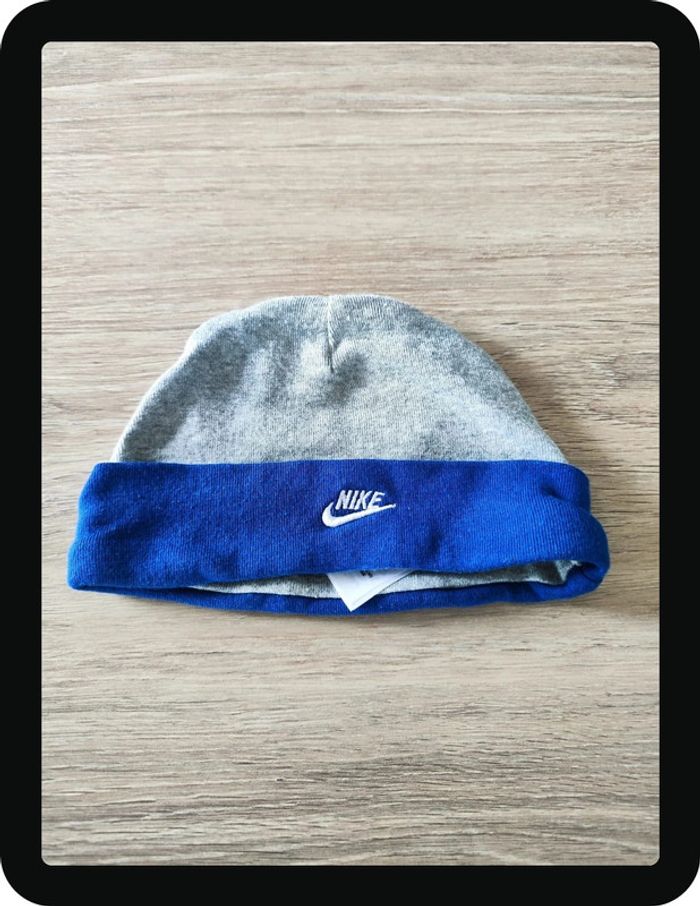 Bonnet gris et bleu Nike 6-12 mois